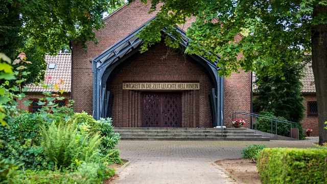 Die Friedhofskapelle Rensefeld, Außenansicht