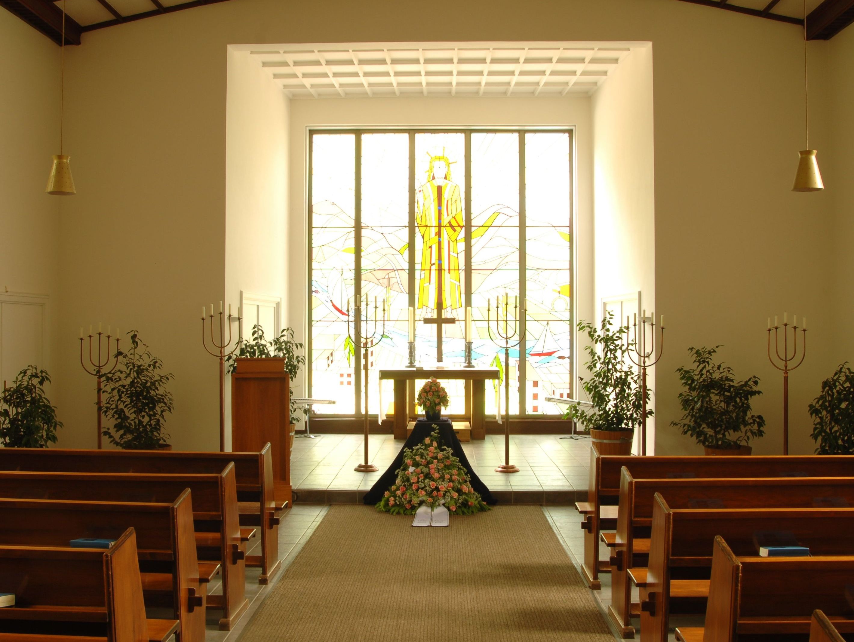 Innansicht der Friedhofskapelle auf dem Rensefelder Friedhof in Bad Schwartau