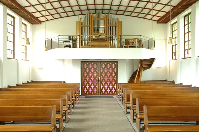 Orgel in der Friedhofskapelle auf dem Rensefelder Friedhof in Bad Schwartau