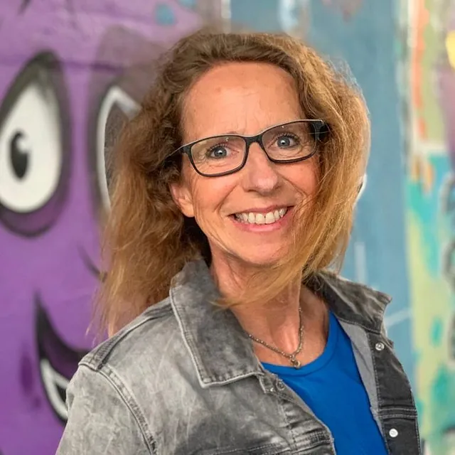 Verwaltungsangestellte Christiane Jung