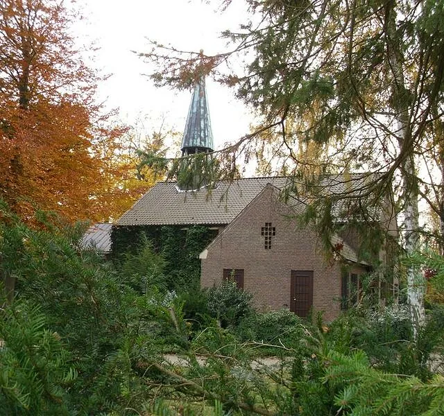 Außenansicht Friedhofskapelle auf dem Rensefelder Friedhof der Kirchengemeinde Schwartau in Bad Schwartau